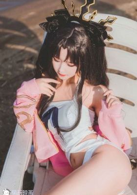 交换工作漂亮的女性员工_1080高清完整版播放
