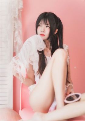 老师含着我的奶边摸边做的视频_免费在线观看播放